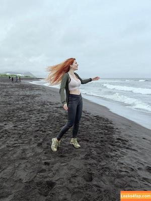 Anya Ichios photo #0432