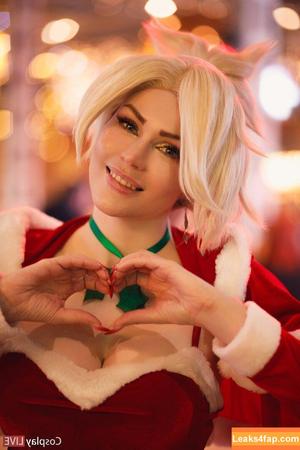 Anya Ichios photo #0640