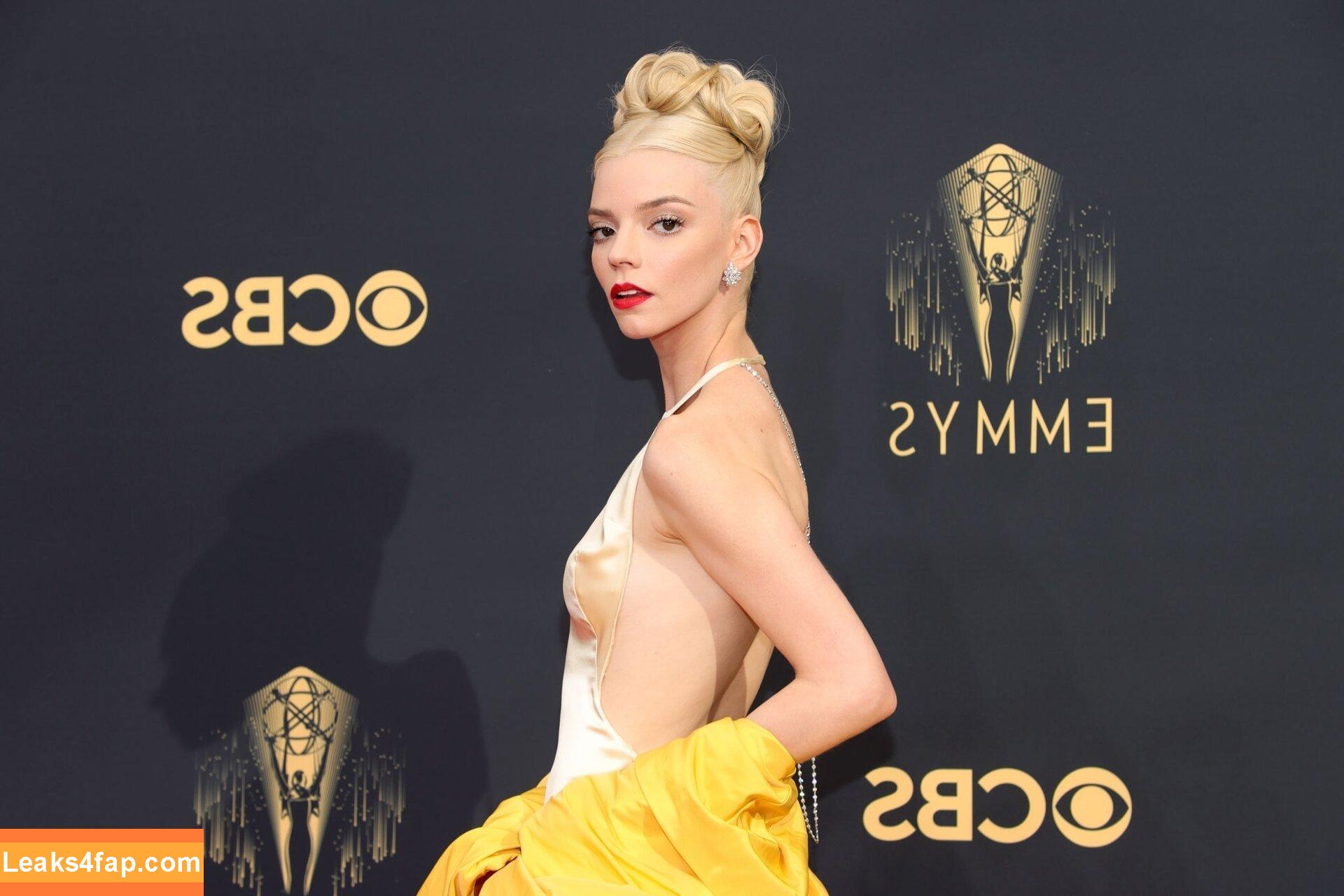 Anya Taylor-Joy / anyataylorjoy / owlicats leaked photo photo #0019