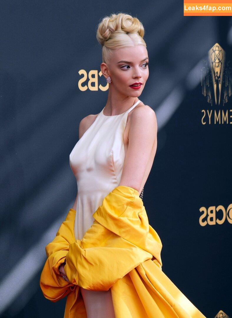 Anya Taylor-Joy / anyataylorjoy / owlicats leaked photo photo #0020