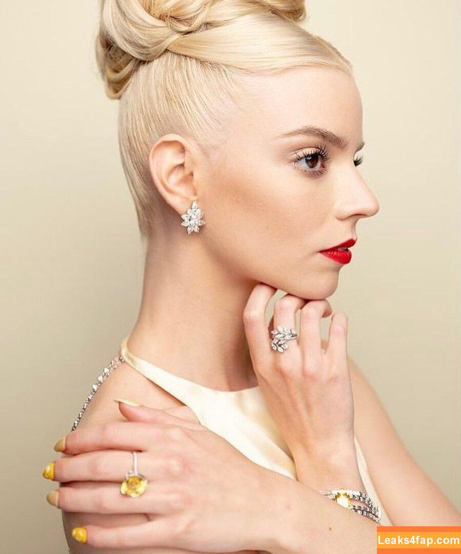 Anya Taylor-Joy / anyataylorjoy / owlicats leaked photo photo #0029