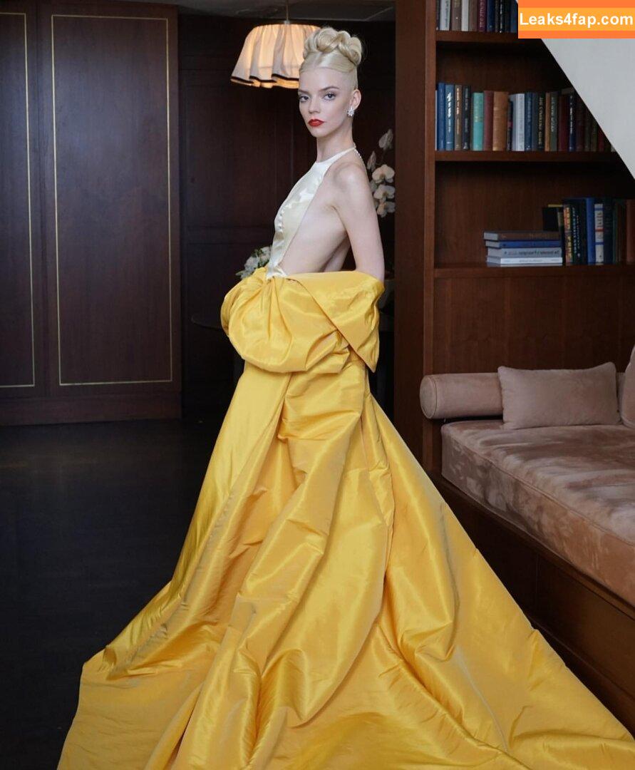 Anya Taylor-Joy / anyataylorjoy / owlicats leaked photo photo #0032