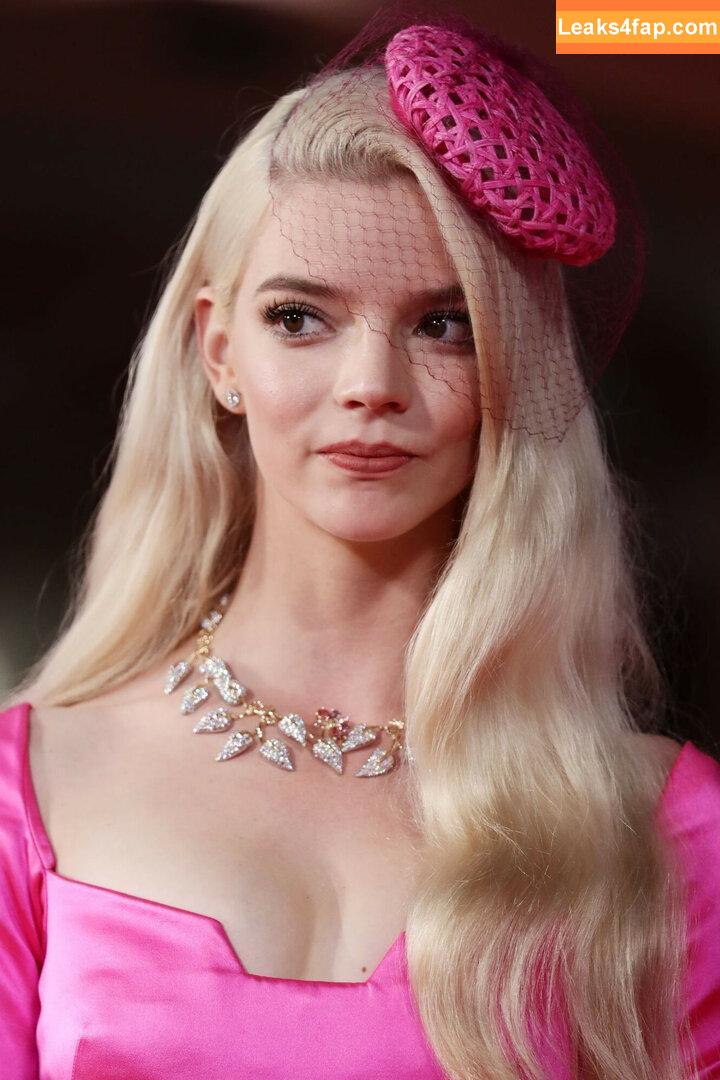 Anya Taylor-Joy / anyataylorjoy / owlicats leaked photo photo #0056