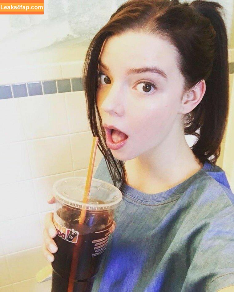 Anya Taylor-Joy / anyataylorjoy / owlicats leaked photo photo #0091