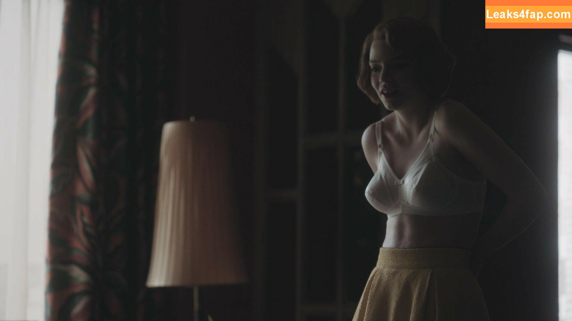 Anya Taylor-Joy / anyataylorjoy / owlicats leaked photo photo #0114