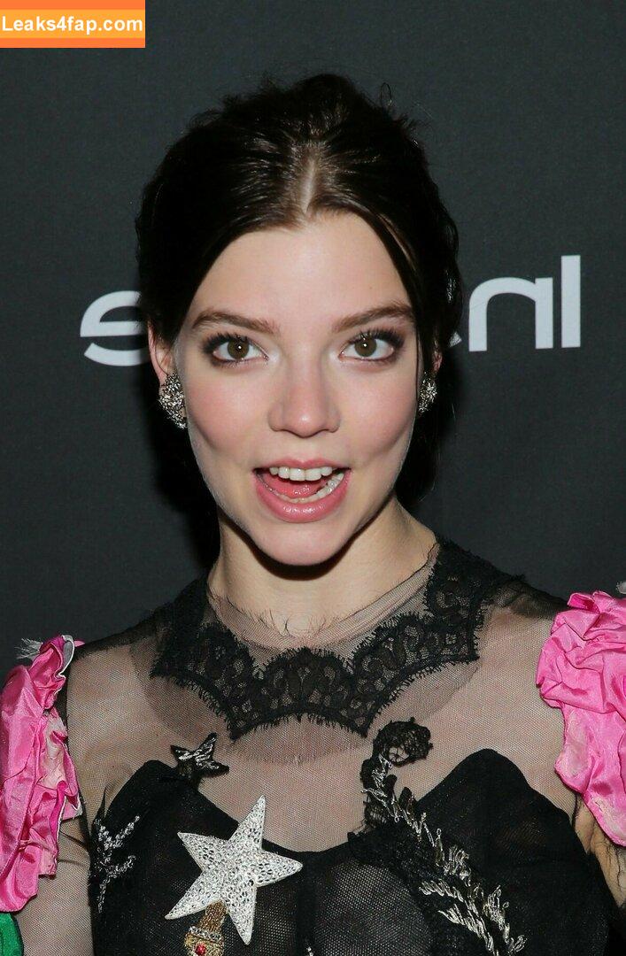Anya Taylor-Joy / anyataylorjoy / owlicats leaked photo photo #0122