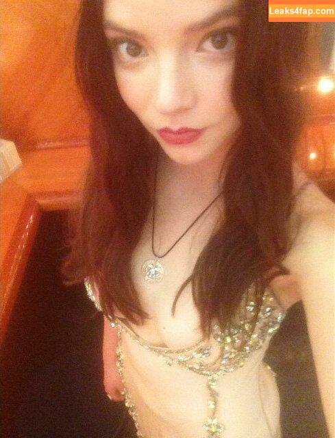 Anya Taylor-Joy / anyataylorjoy / owlicats leaked photo photo #0123