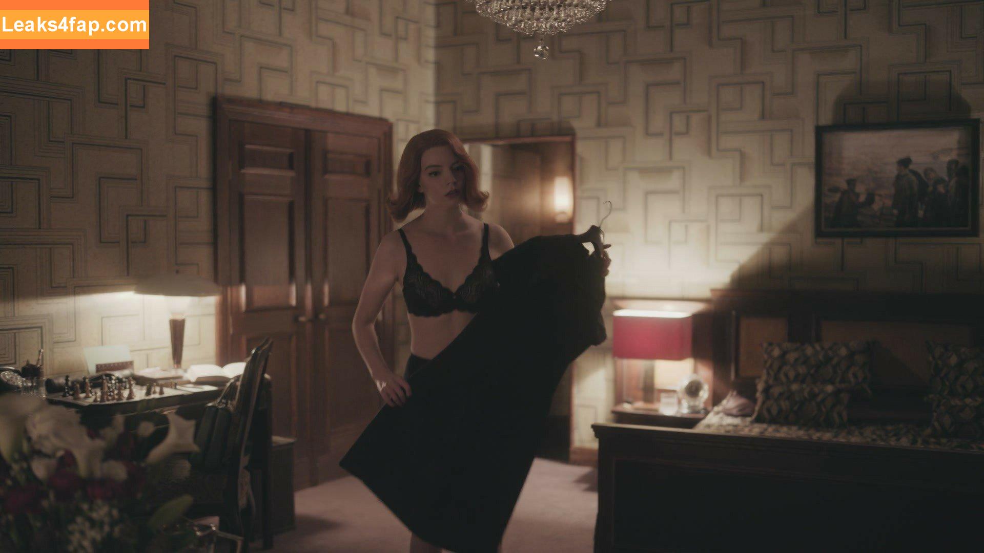 Anya Taylor-Joy / anyataylorjoy / owlicats leaked photo photo #0144