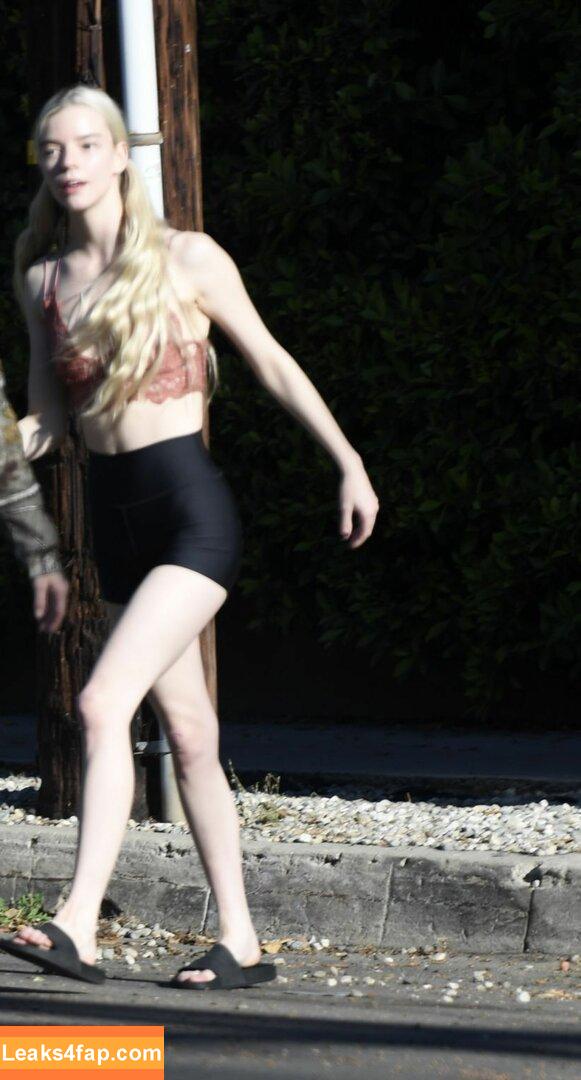 Anya Taylor-Joy / anyataylorjoy / owlicats leaked photo photo #0176