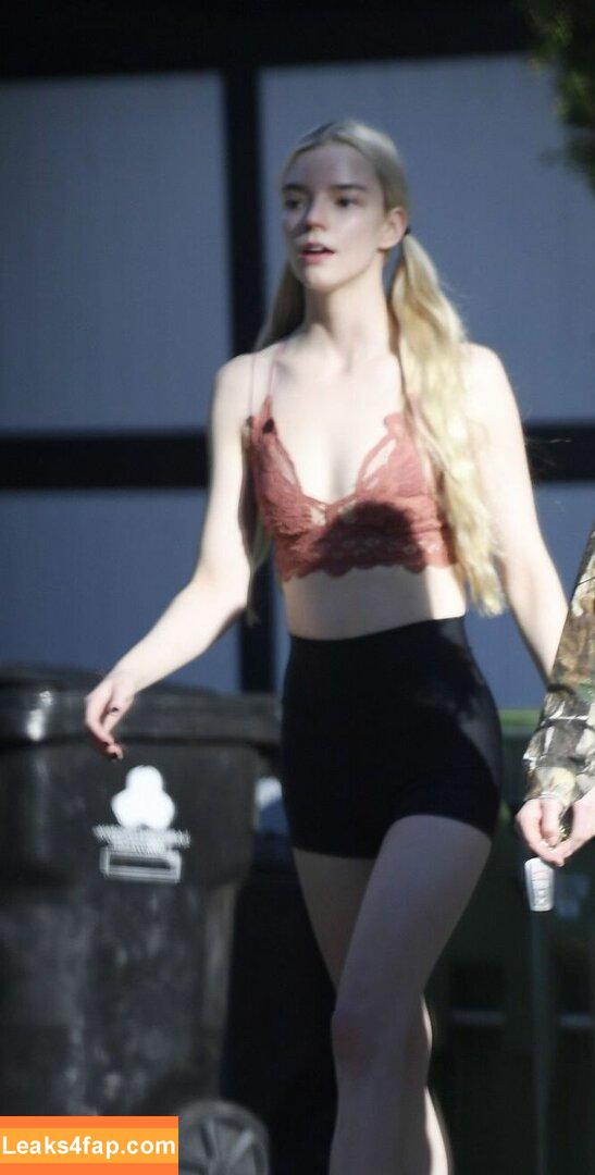 Anya Taylor-Joy / anyataylorjoy / owlicats leaked photo photo #0177