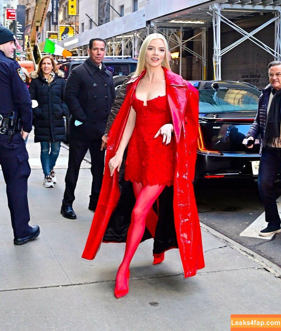 Anya Taylor-Joy / anyataylorjoy / owlicats leaked photo photo #0227