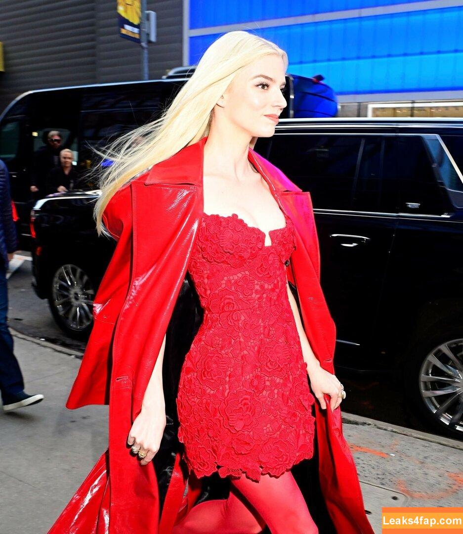 Anya Taylor-Joy / anyataylorjoy / owlicats leaked photo photo #0230