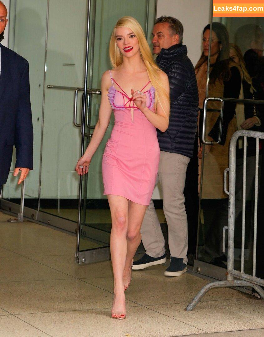 Anya Taylor-Joy / anyataylorjoy / owlicats leaked photo photo #0237