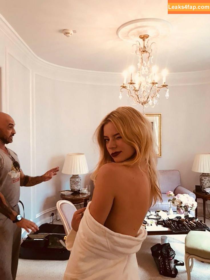 Anya Taylor-Joy / anyataylorjoy / owlicats leaked photo photo #0247