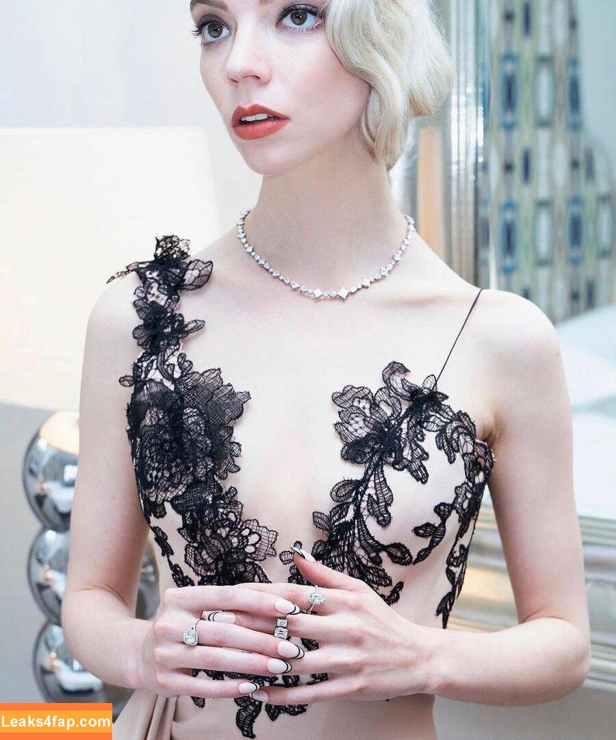 Anya Taylor-Joy / anyataylorjoy / owlicats leaked photo photo #0261