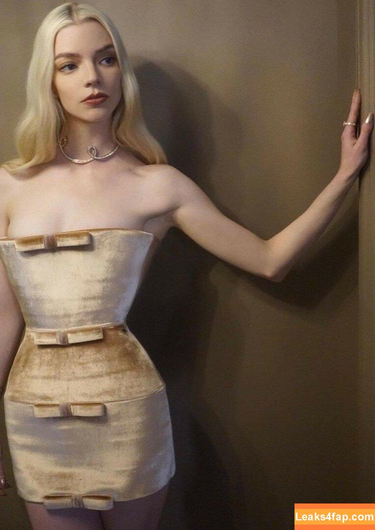 Anya Taylor-Joy / anyataylorjoy / owlicats leaked photo photo #0303