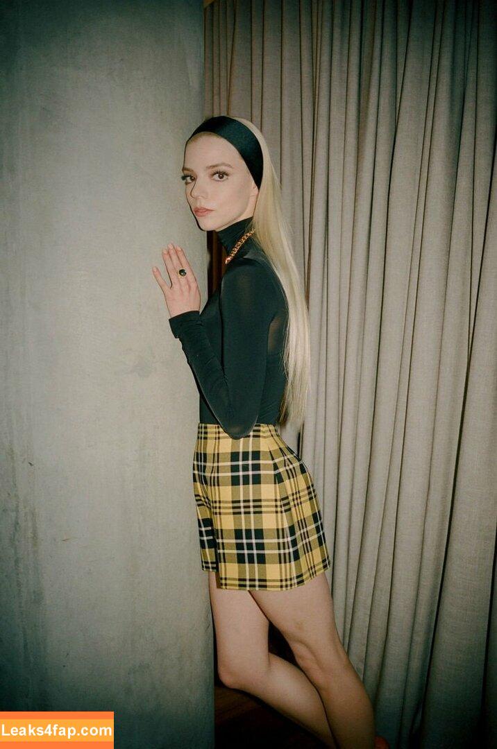Anya Taylor-Joy / anyataylorjoy / owlicats leaked photo photo #0335