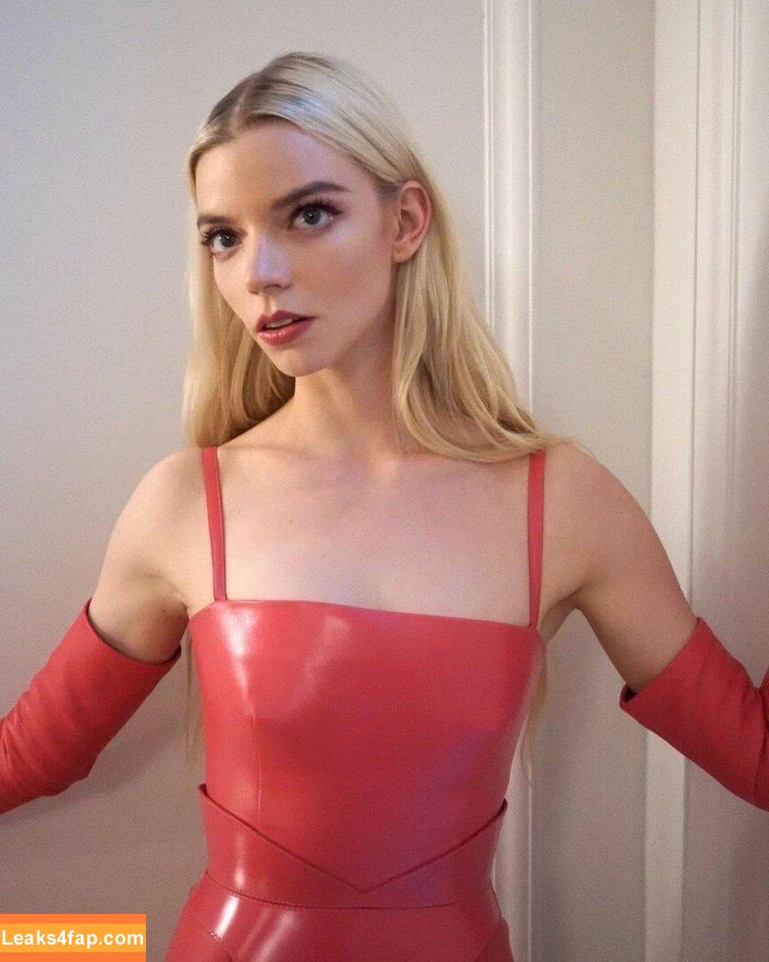 Anya Taylor-Joy / anyataylorjoy / owlicats leaked photo photo #0353
