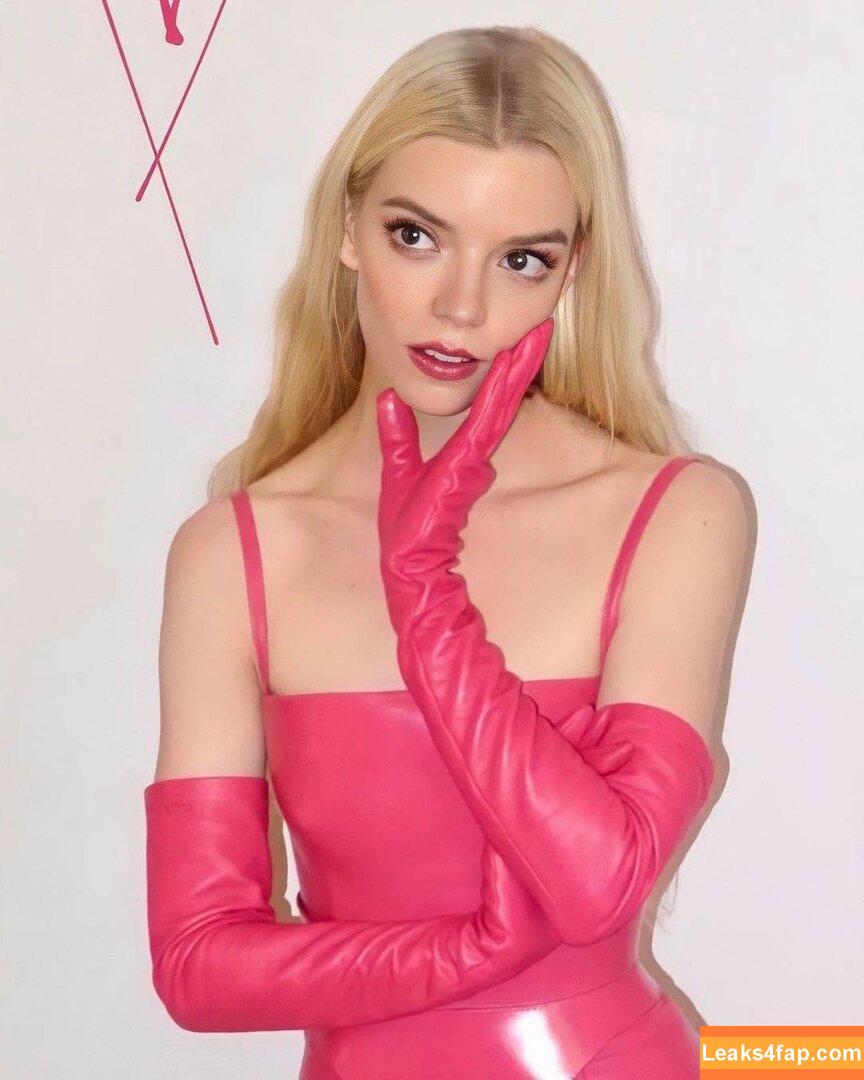 Anya Taylor-Joy / anyataylorjoy / owlicats leaked photo photo #0355