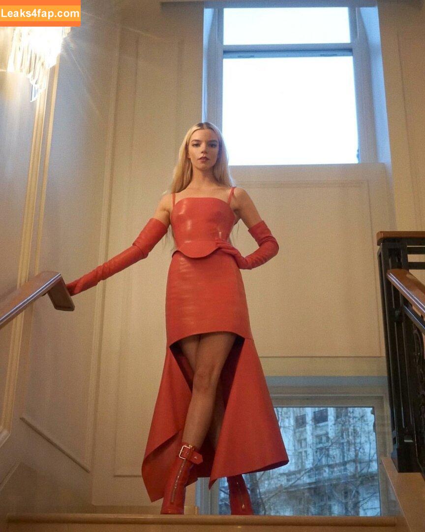Anya Taylor-Joy / anyataylorjoy / owlicats leaked photo photo #0361
