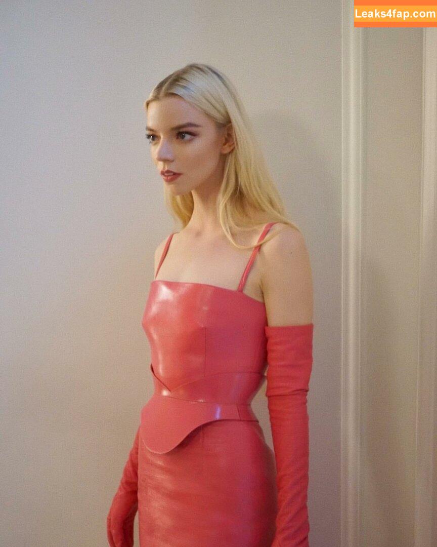 Anya Taylor-Joy / anyataylorjoy / owlicats leaked photo photo #0362