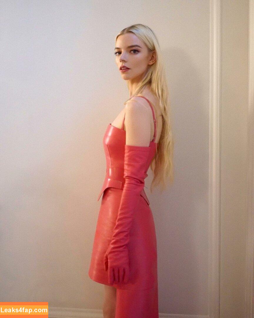 Anya Taylor-Joy / anyataylorjoy / owlicats leaked photo photo #0363