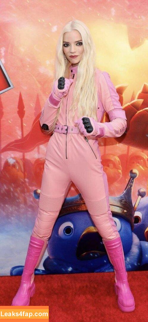 Anya Taylor-Joy / anyataylorjoy / owlicats leaked photo photo #0364