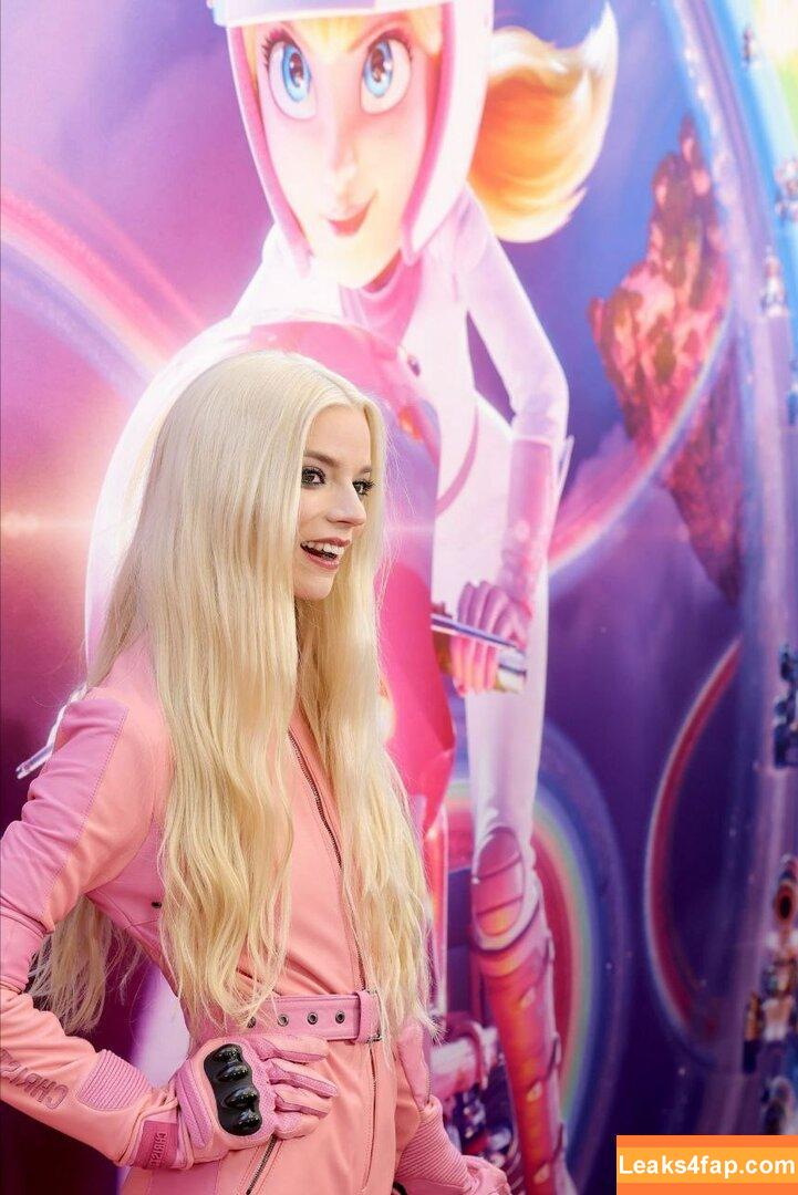 Anya Taylor-Joy / anyataylorjoy / owlicats leaked photo photo #0365