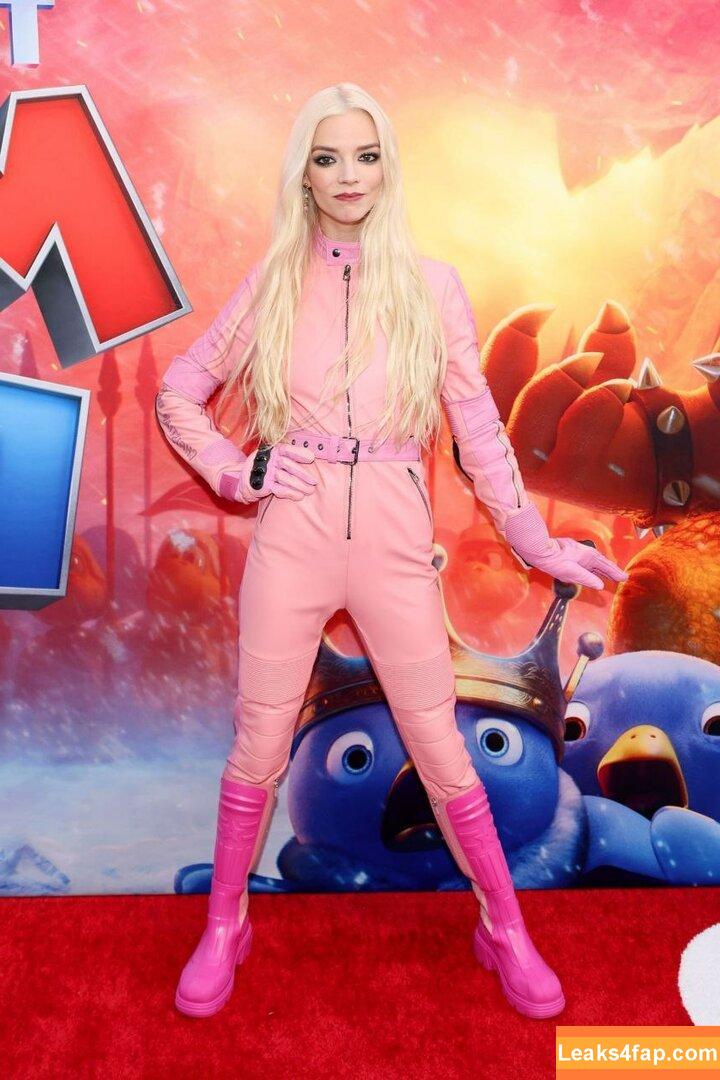 Anya Taylor-Joy / anyataylorjoy / owlicats leaked photo photo #0366