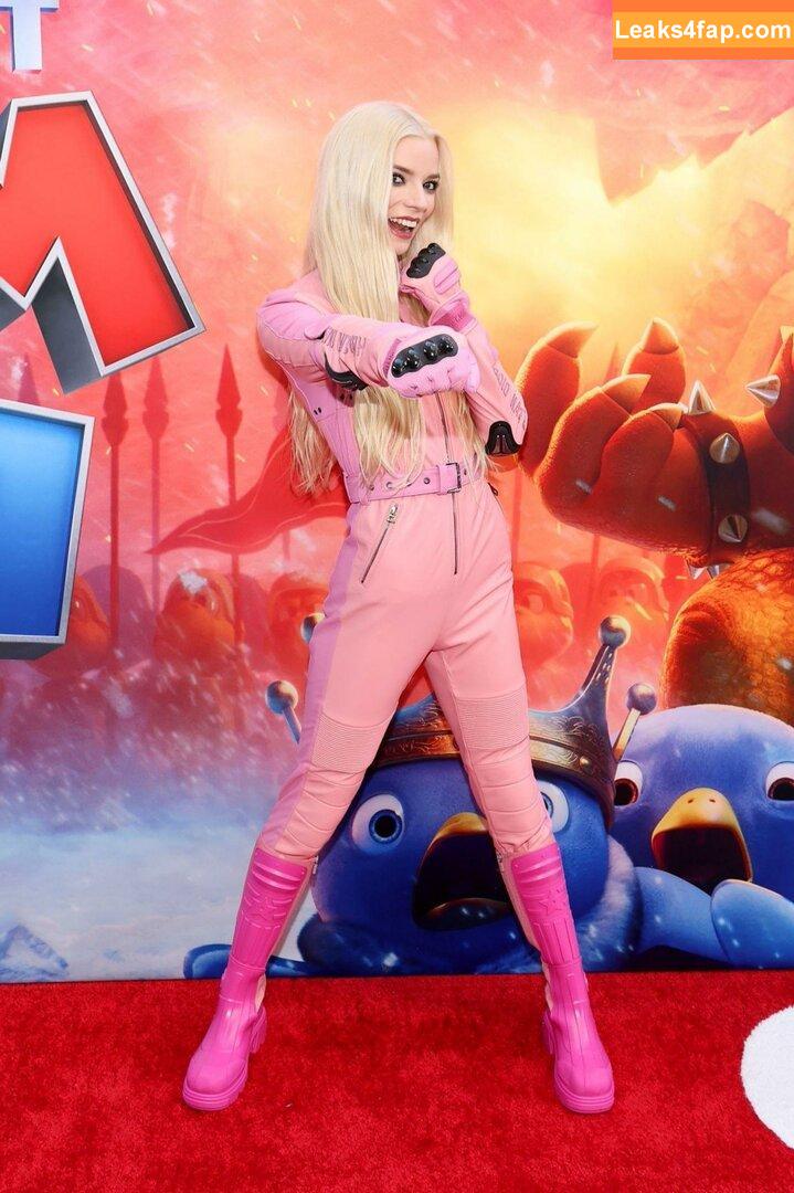 Anya Taylor-Joy / anyataylorjoy / owlicats leaked photo photo #0368