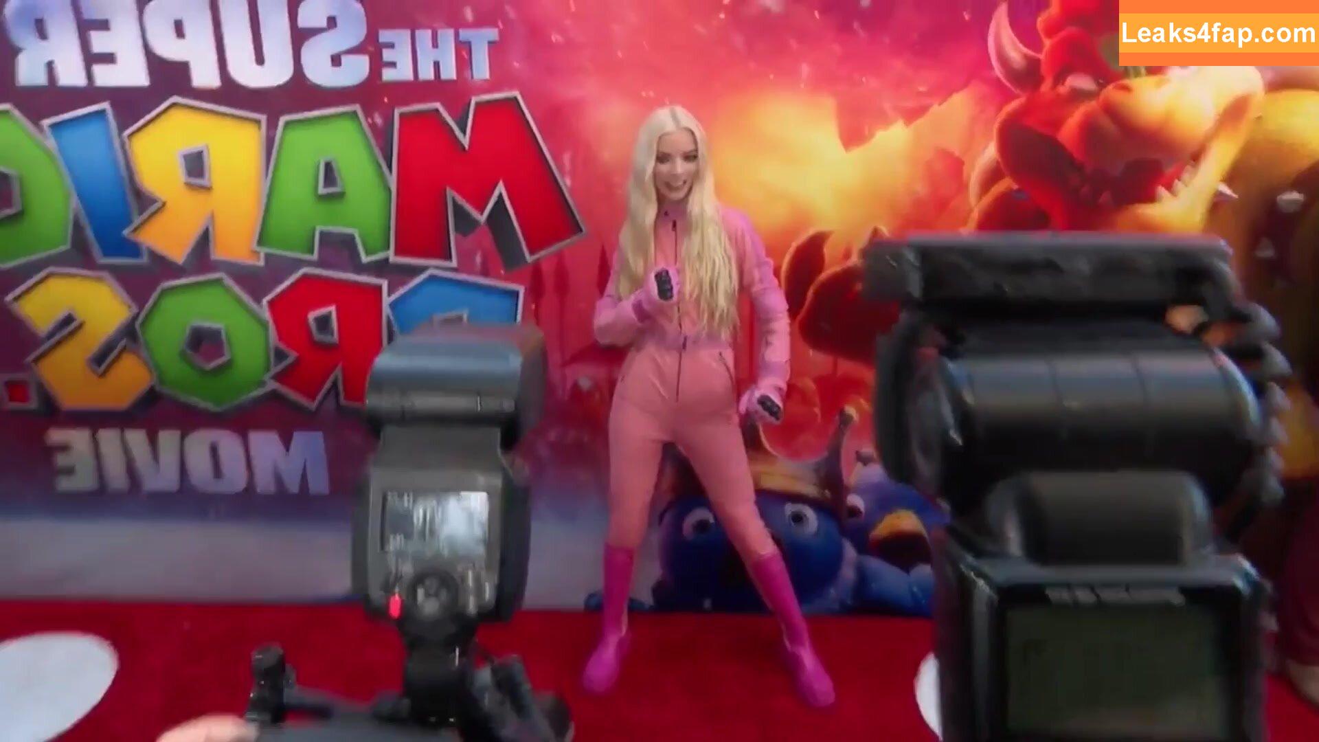 Anya Taylor-Joy / anyataylorjoy / owlicats leaked photo photo #0370