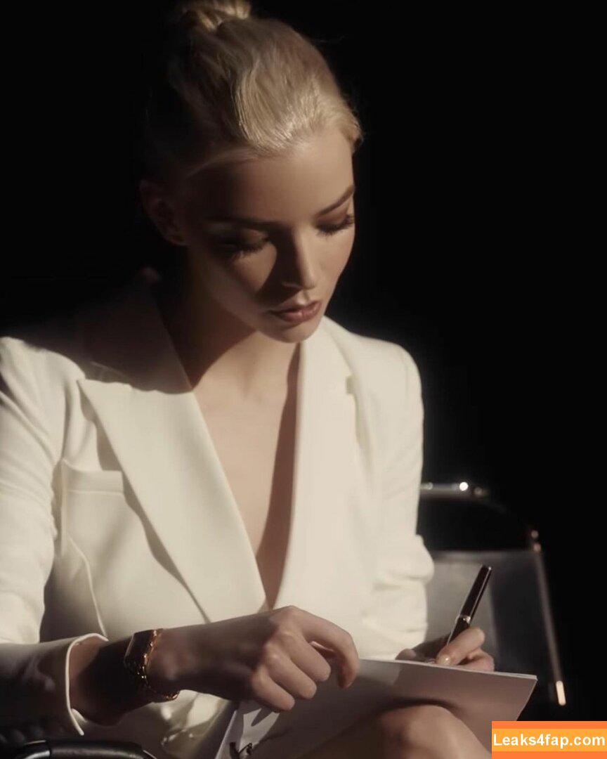 Anya Taylor-Joy / anyataylorjoy / owlicats leaked photo photo #0391