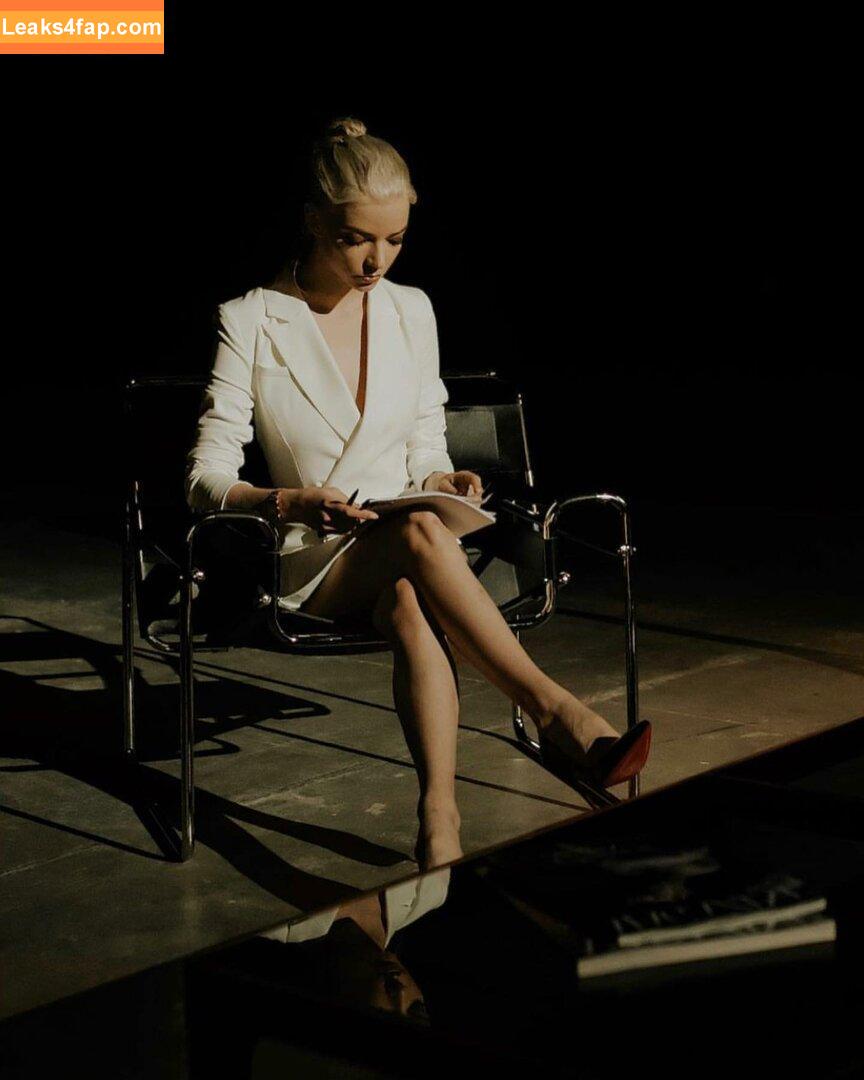 Anya Taylor-Joy / anyataylorjoy / owlicats leaked photo photo #0400