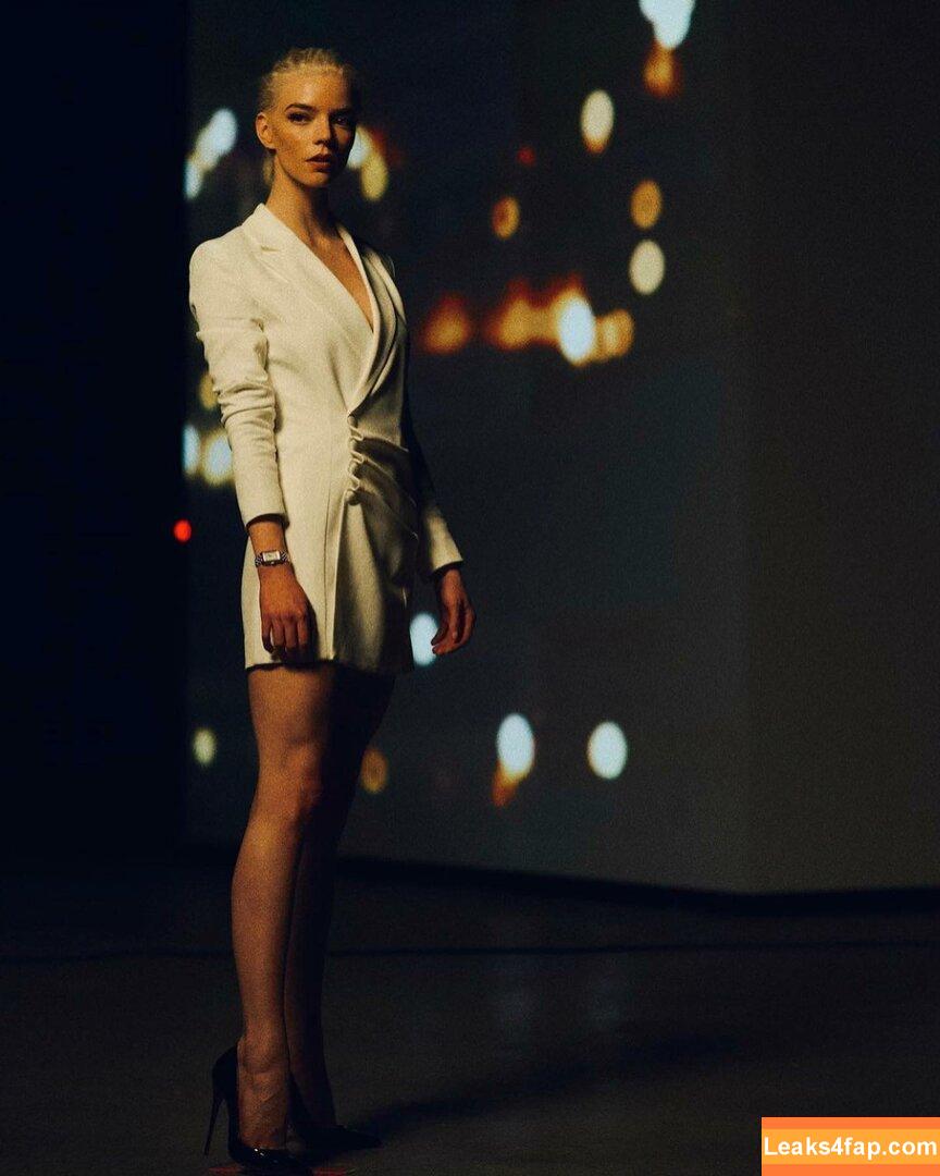 Anya Taylor-Joy / anyataylorjoy / owlicats leaked photo photo #0402
