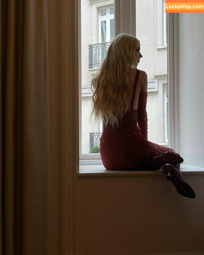 Anya Taylor-Joy / anyataylorjoy / owlicats leaked photo photo #0423