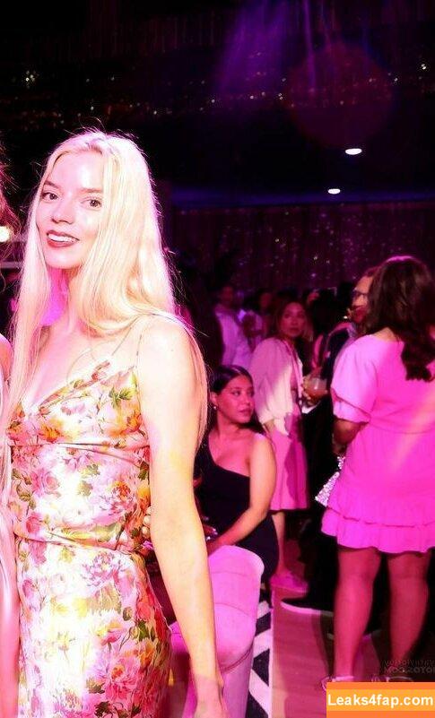 Anya Taylor-Joy / anyataylorjoy / owlicats leaked photo photo #0427