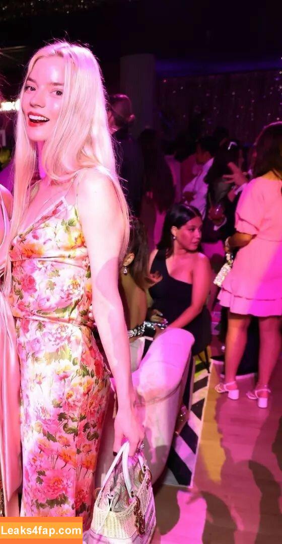 Anya Taylor-Joy / anyataylorjoy / owlicats leaked photo photo #0428
