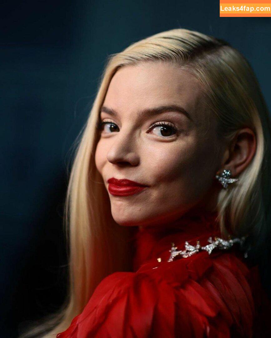 Anya Taylor-Joy / anyataylorjoy / owlicats leaked photo photo #0558