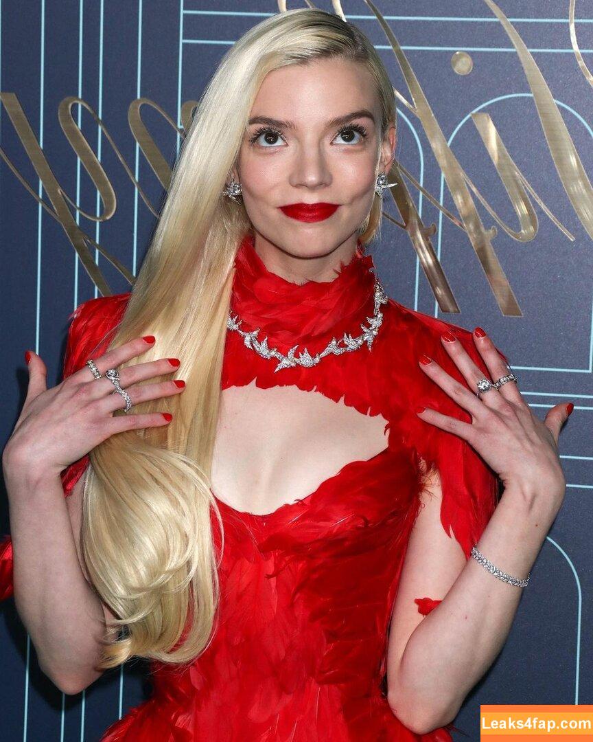 Anya Taylor-Joy / anyataylorjoy / owlicats leaked photo photo #0559