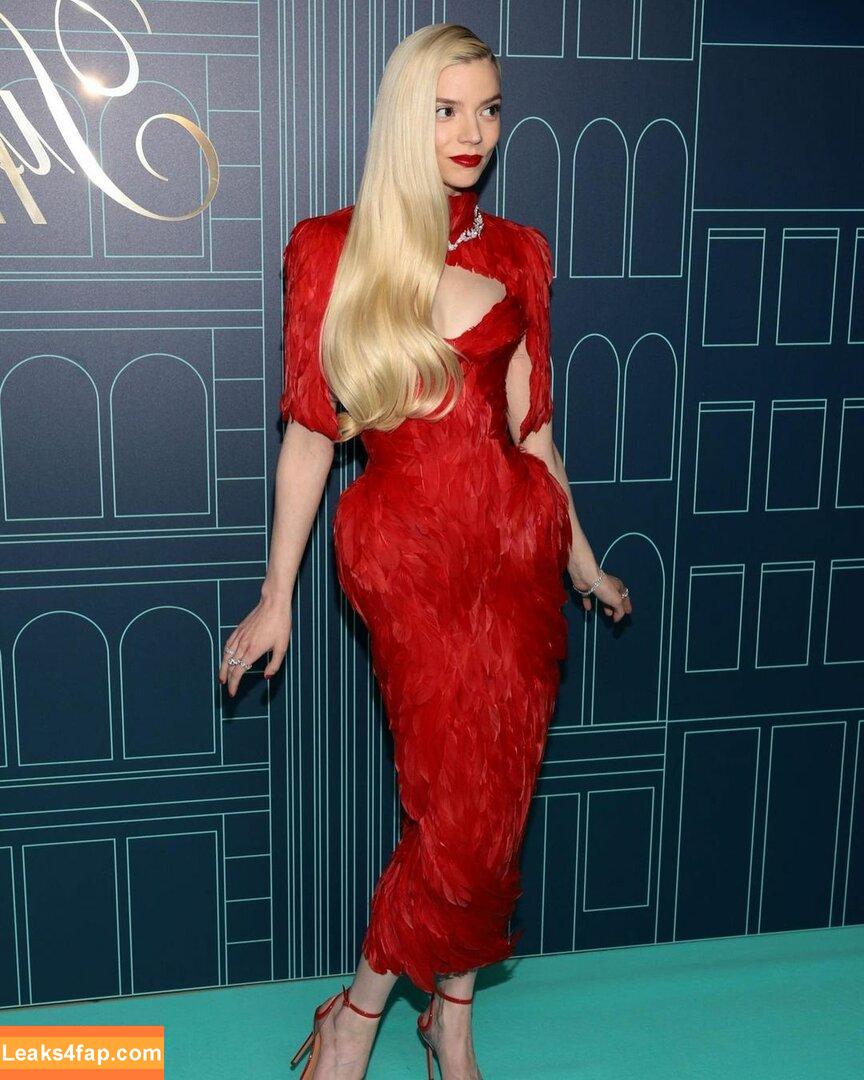 Anya Taylor-Joy / anyataylorjoy / owlicats leaked photo photo #0560