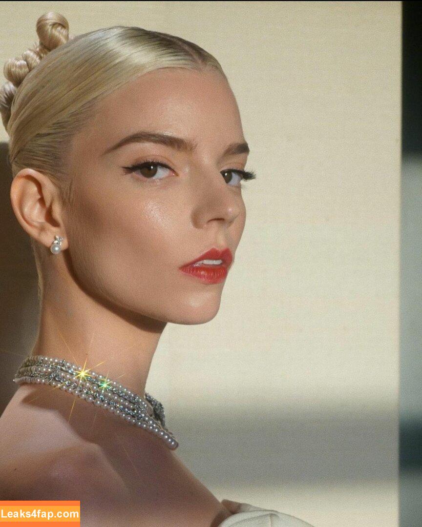 Anya Taylor-Joy / anyataylorjoy / owlicats leaked photo photo #0585
