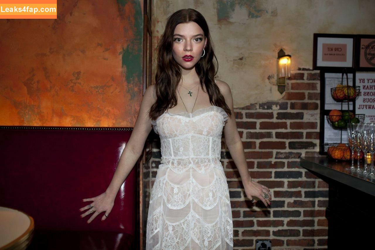 Anya Taylor-Joy / anyataylorjoy / owlicats leaked photo photo #0676