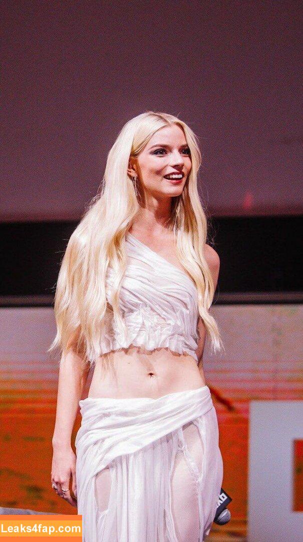 Anya Taylor-Joy / anyataylorjoy / owlicats leaked photo photo #0765