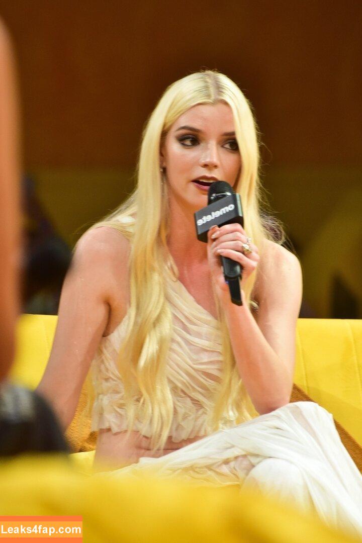 Anya Taylor-Joy / anyataylorjoy / owlicats leaked photo photo #0777