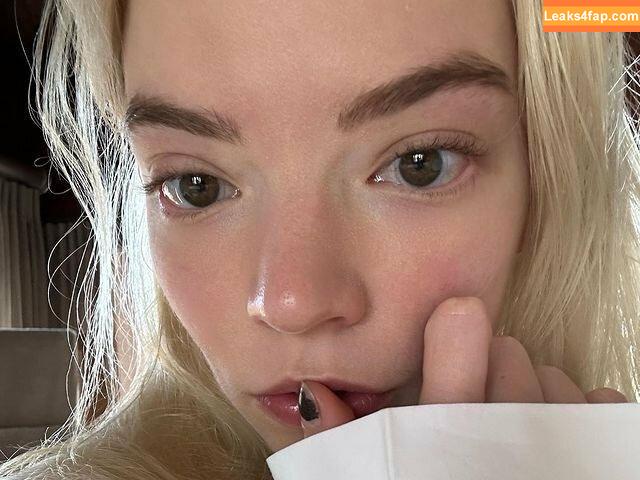 Anya Taylor-Joy / anyataylorjoy / owlicats leaked photo photo #0848