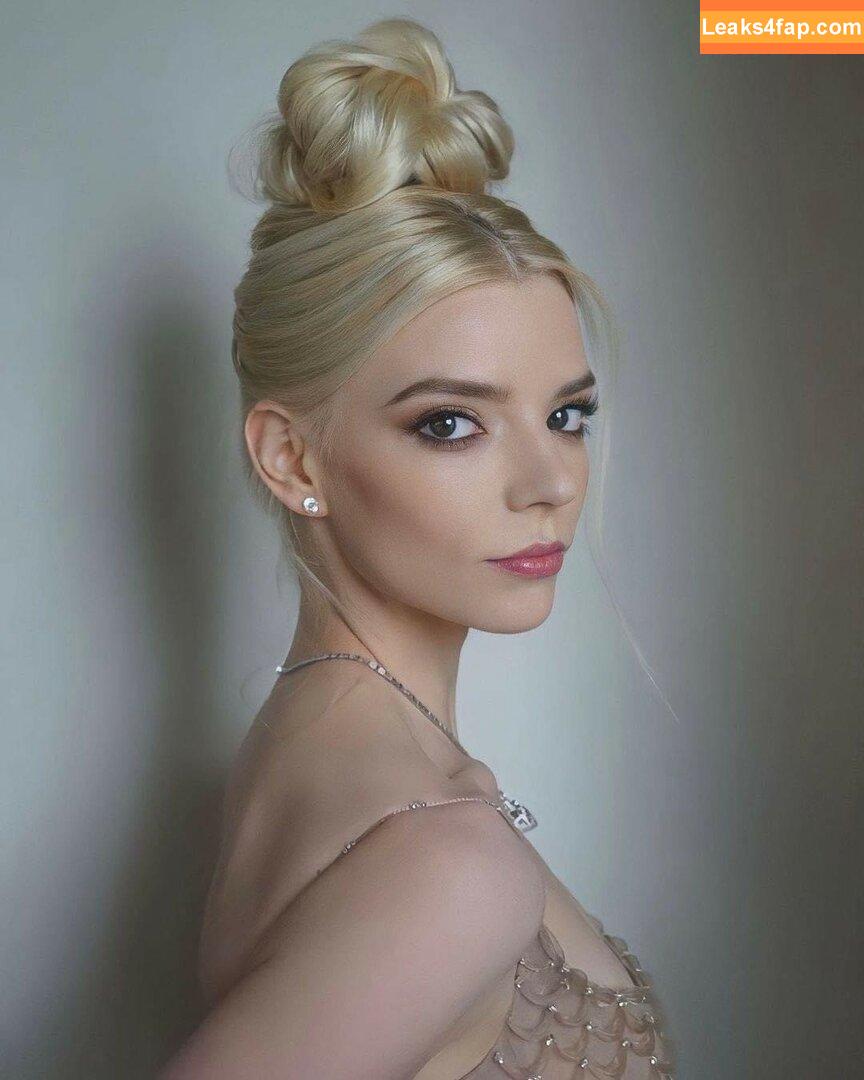 Anya Taylor-Joy / anyataylorjoy / owlicats leaked photo photo #0850