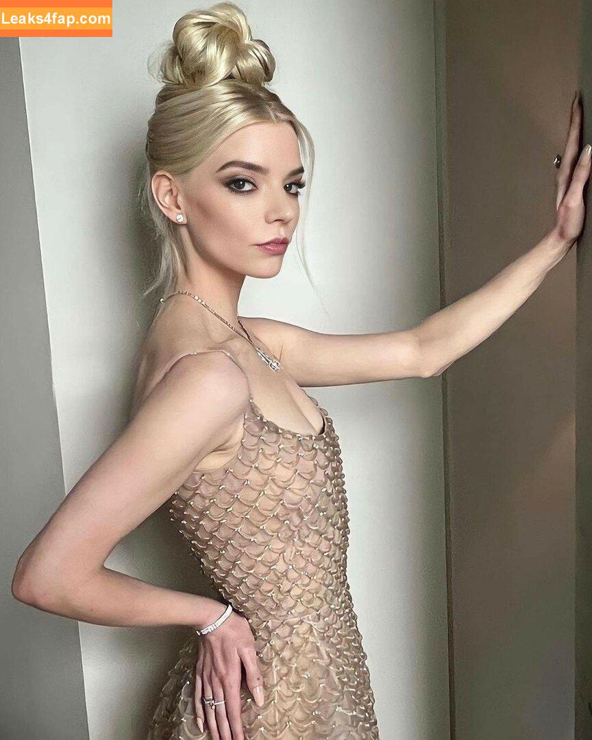 Anya Taylor-Joy / anyataylorjoy / owlicats leaked photo photo #0852