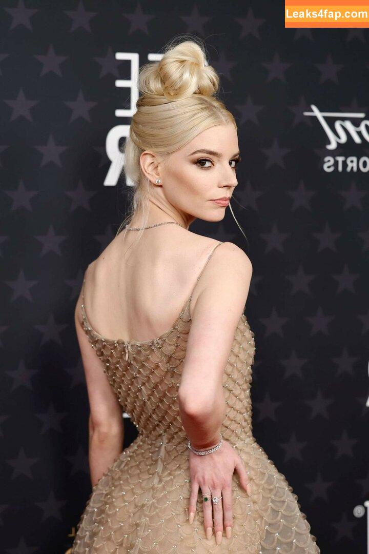 Anya Taylor-Joy / anyataylorjoy / owlicats leaked photo photo #0870