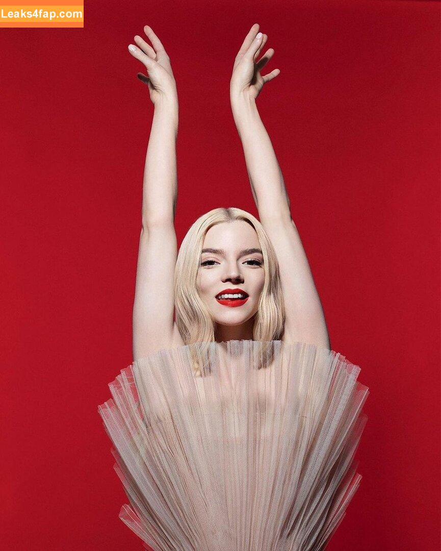 Anya Taylor-Joy / anyataylorjoy / owlicats leaked photo photo #0878