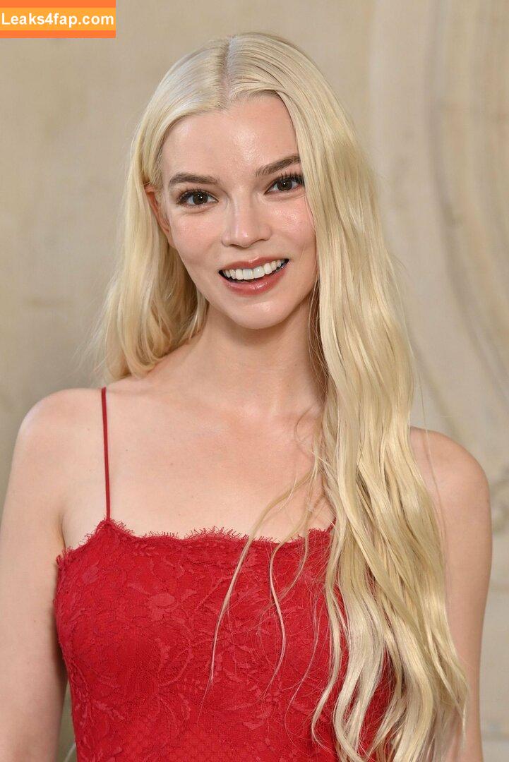 Anya Taylor-Joy / anyataylorjoy / owlicats leaked photo photo #0915